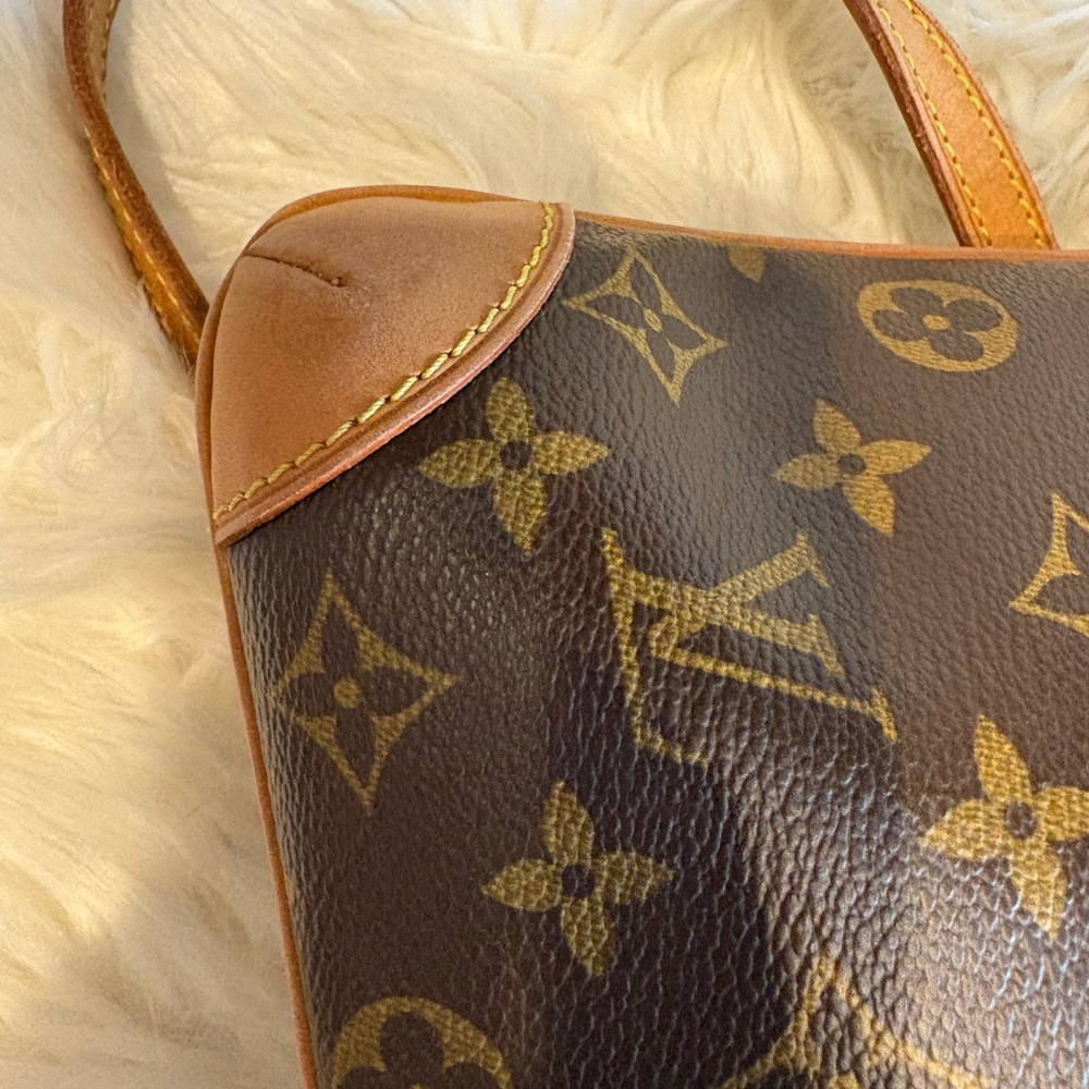 Louis Vuitton Monogram Brown and Tan Shoulder Bag - Picture 5 of 12